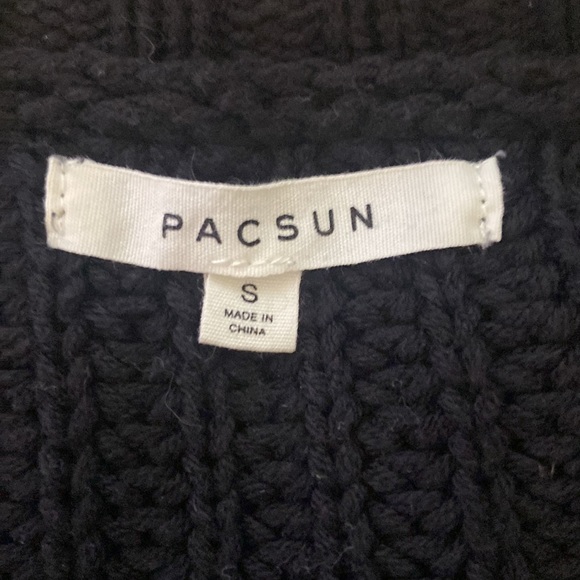 Black cropped pacsun sweater - Picture 2 of 2
